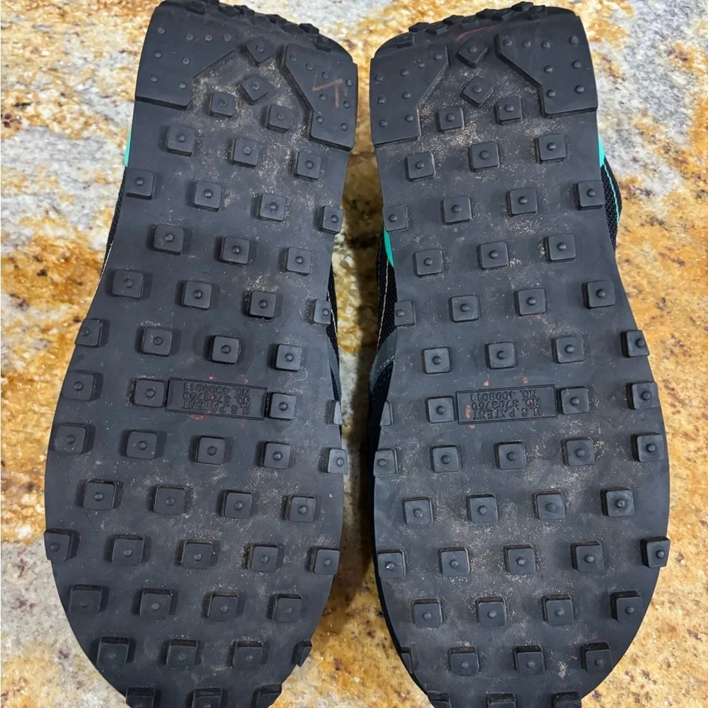 Nike Daybreak Type Black Menta size 8